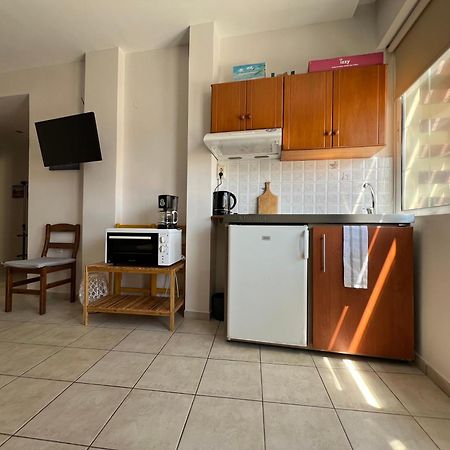 Artemis Rooms Two Steps By The Sea ปลาเตเนียส ภายนอก รูปภาพ