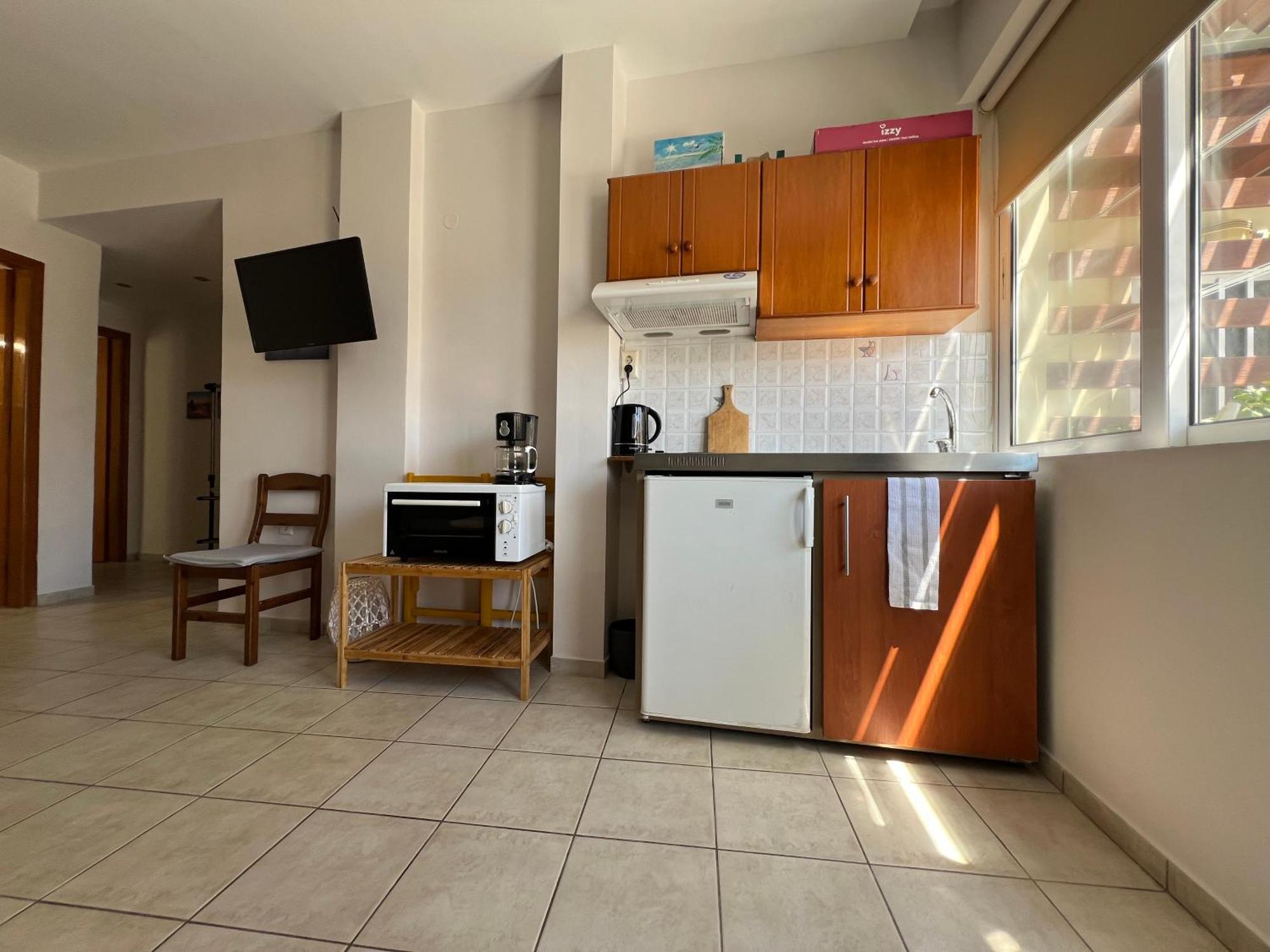 Artemis Rooms Two Steps By The Sea ปลาเตเนียส ภายนอก รูปภาพ