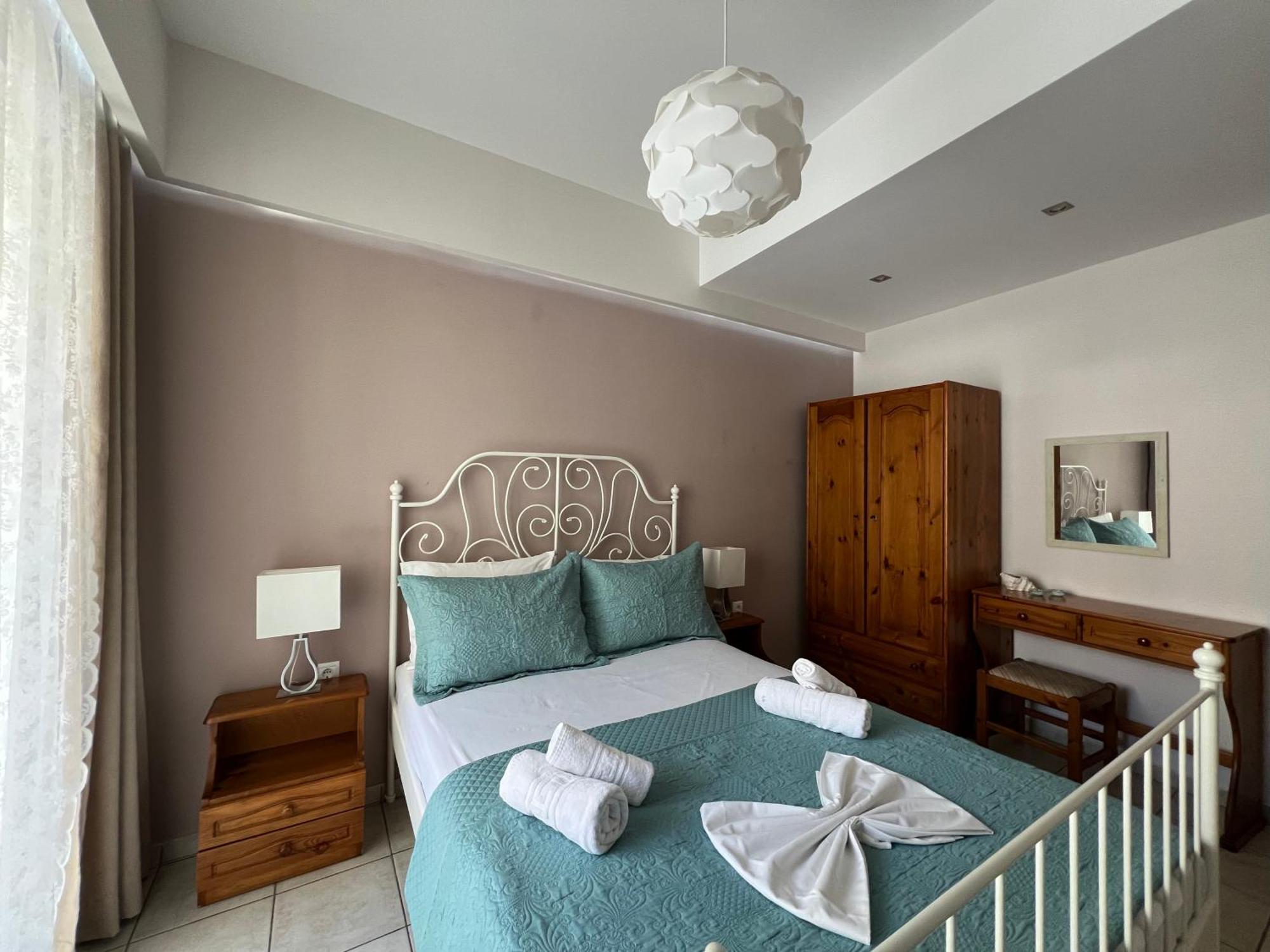 Artemis Rooms Two Steps By The Sea ปลาเตเนียส ภายนอก รูปภาพ