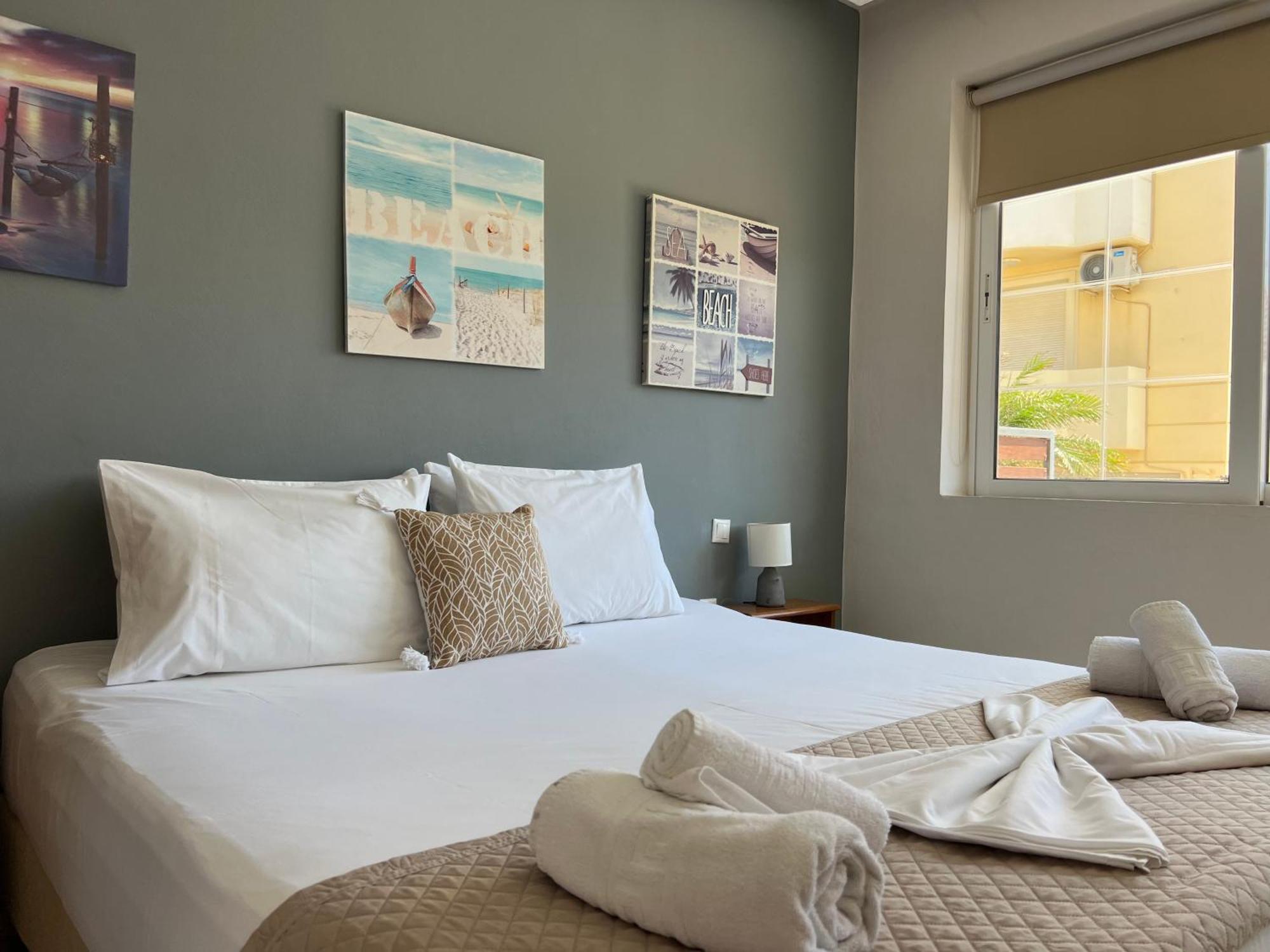 Artemis Rooms Two Steps By The Sea ปลาเตเนียส ภายนอก รูปภาพ